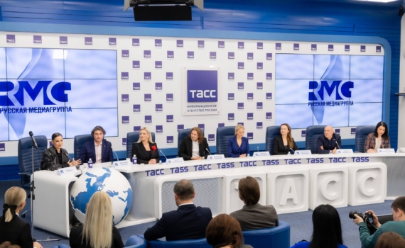 Коллектив «Русского Радио» удостоен награды за вклад в развитие средств массовой информации и многолетнюю плодотворную работу Коллектив «Русского Радио» удостоен награды за вклад в развитие средств массовой информации и многолетнюю плодотворную работу